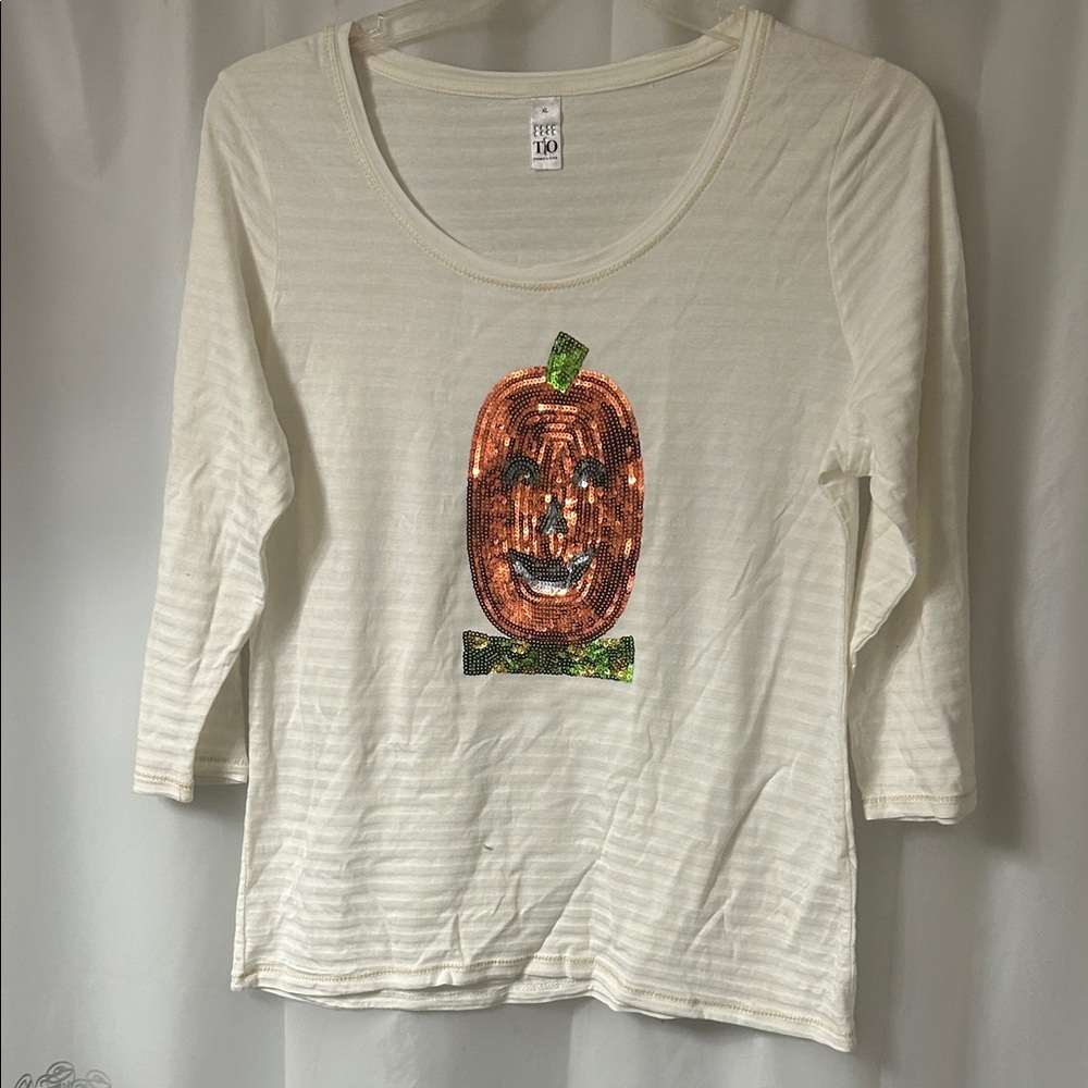 New Thomas & Olivia Cream Long Sleeve Top with sparkling sequined pumpkin. XL